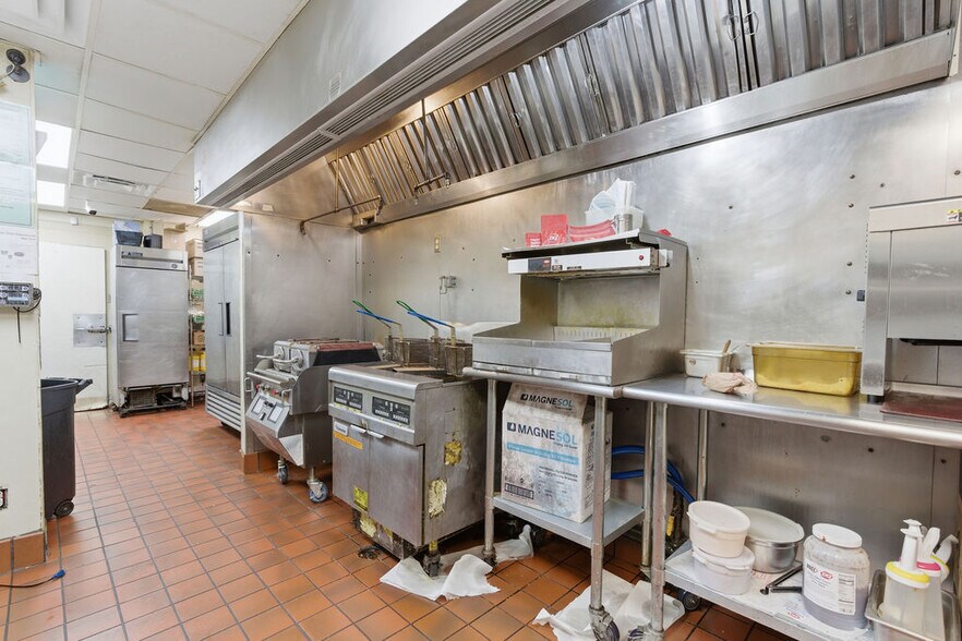 More Photos Of 2227 N Monroe St, Tallahassee Fast Food For Sale