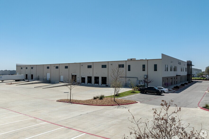 More Photos Of 15408 Long Vista Dr, Austin Light Manufacturing For Lease