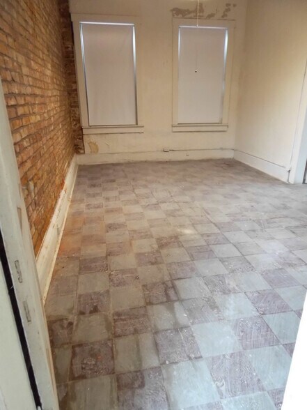 More Photos Of 406 Missouri Ave, East Saint Louis Office For Sale