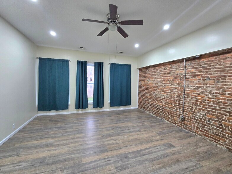 More Photos Of 16-18-20 W Washington St, Sullivan Storefront For Sale