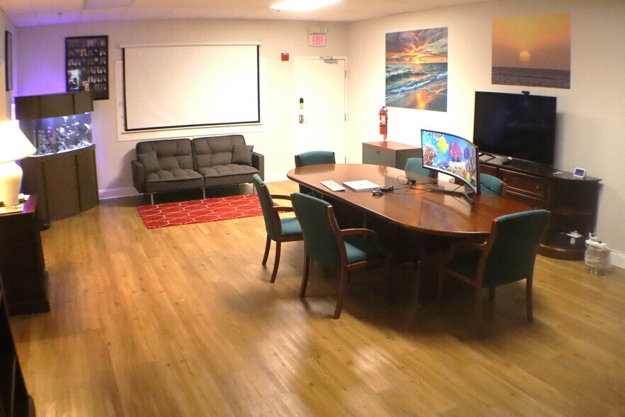 More Photos Of 3928-3960 Coral Ridge Dr, Coral Springs Showroom For Sale