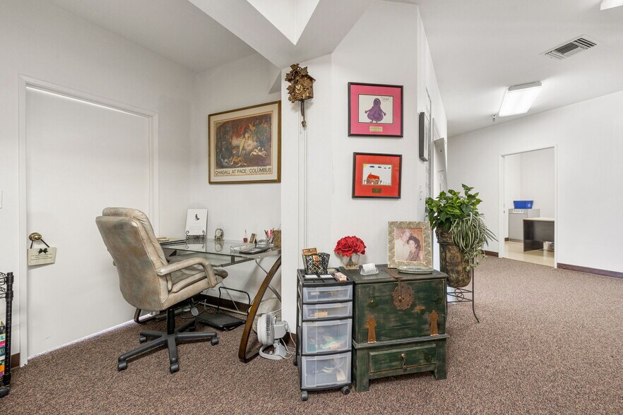 More Photos Of 73101 Highway 111, Palm Desert General Retail For Sale