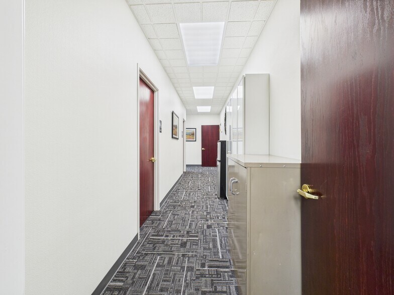 More Photos Of 1110 N Five Mile Rd, Boise Office For Sale