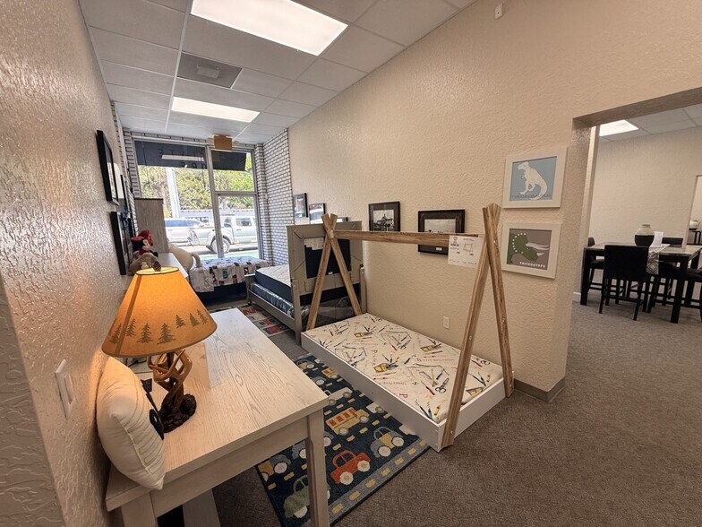 More Photos Of 21 Main St, Titusville General Retail For Sale