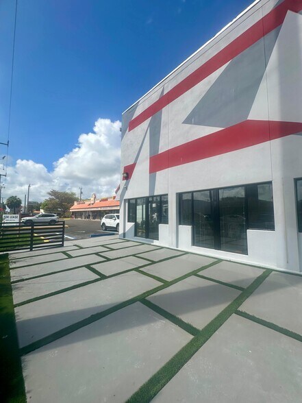More Photos Of 9 Dixie hwy, Hallandale Beach Freestanding For Lease
