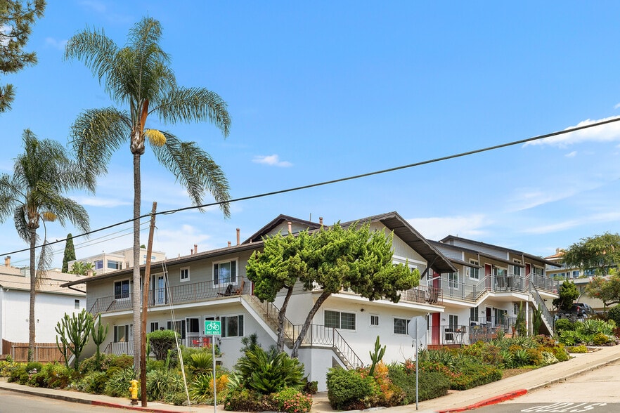 Primary Photo Of 2901-2921 Columbia St, San Diego Apartments For Sale