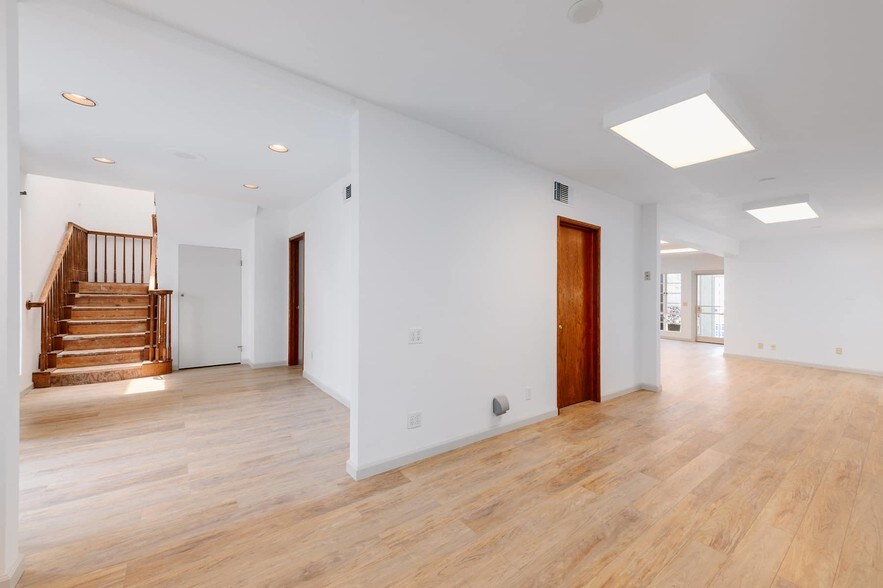 More Photos Of 424 Pico Blvd, Santa Monica Loft Creative Space For Lease
