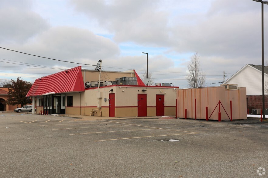 More Photos Of 2769 W 8th St, Erie Freestanding For Lease