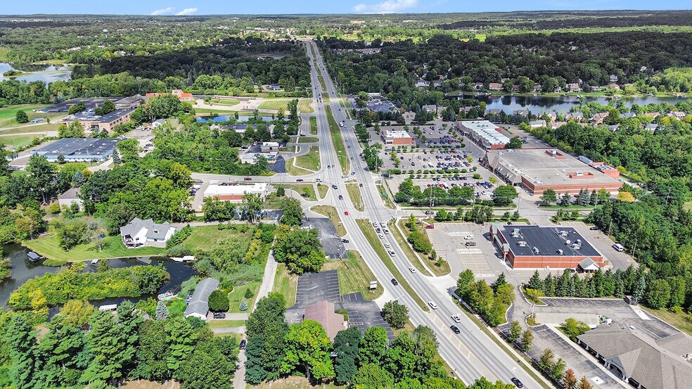 More Photos Of 425 N Park Blvd, Lake Orion Medical For Sale