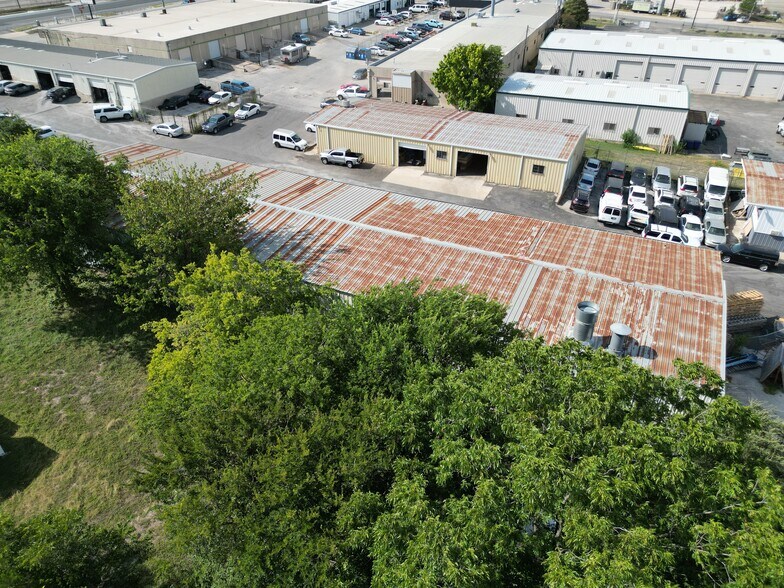 More Photos Of 11116 N Lamar Blvd, Austin Service For Sale