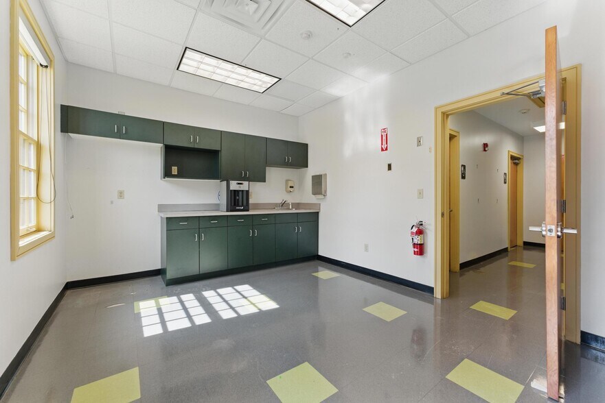 More Photos Of 460 Newton St, South Hadley General Retail For Lease