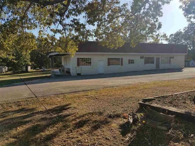 Primary Photo Of 660 E Main St, Parsons Industrial For Lease