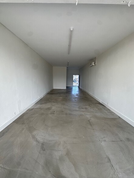 More Photos Of 10420 National Blvd, Los Angeles Apartments For Lease