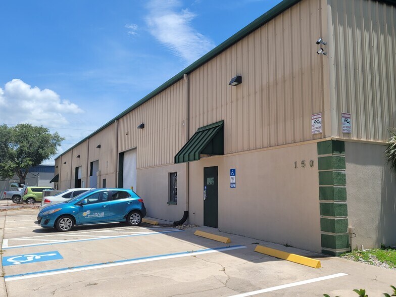 More Photos Of 150 Stevens Ave, Oldsmar Warehouse For Lease