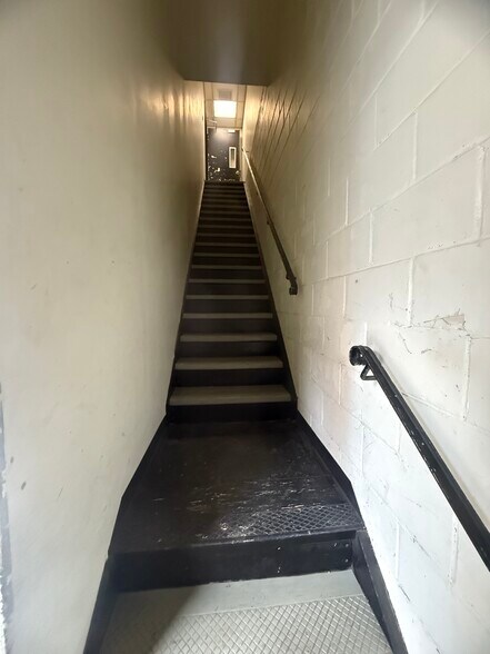 More Photos Of 521 47th Rd, Long Island City Warehouse For Lease