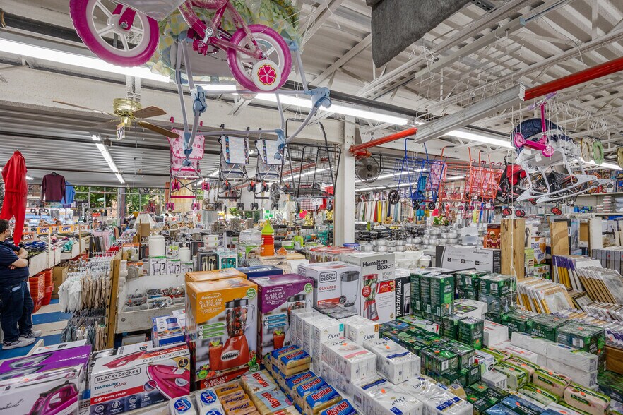 More Photos Of 1412 Jerome Ave, Bronx Daycare Center For Lease