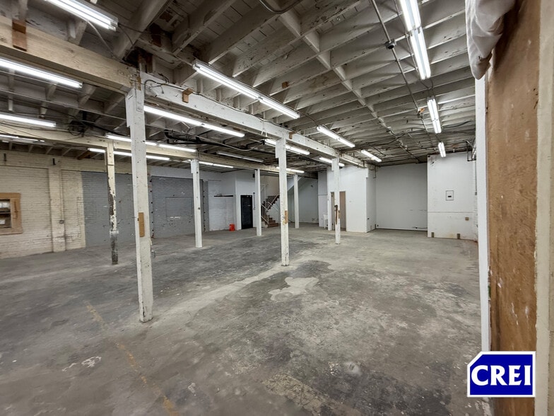More Photos Of 6809 S Victoria Ave, Los Angeles Service For Lease