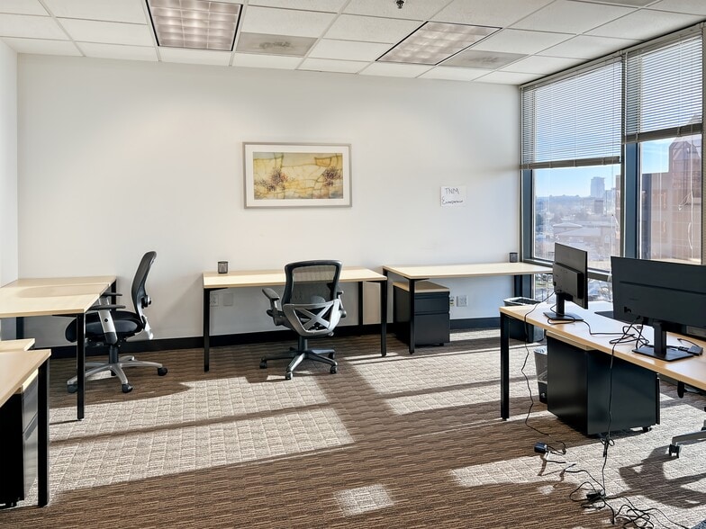 More Photos Of 7500 College Blvd, Overland Park Coworking Space