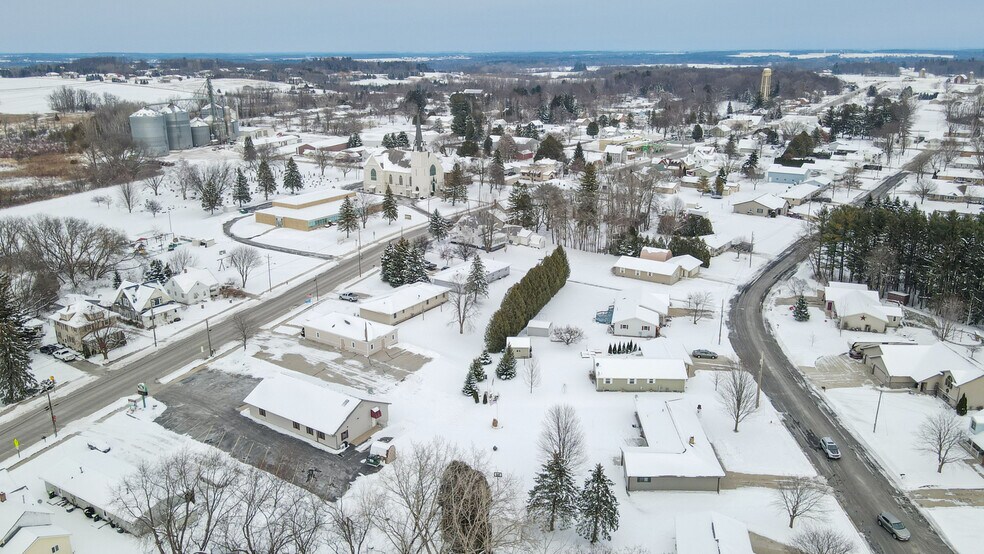 More Photos Of 155 W Menasha Ave, Whitelaw Flex For Sale