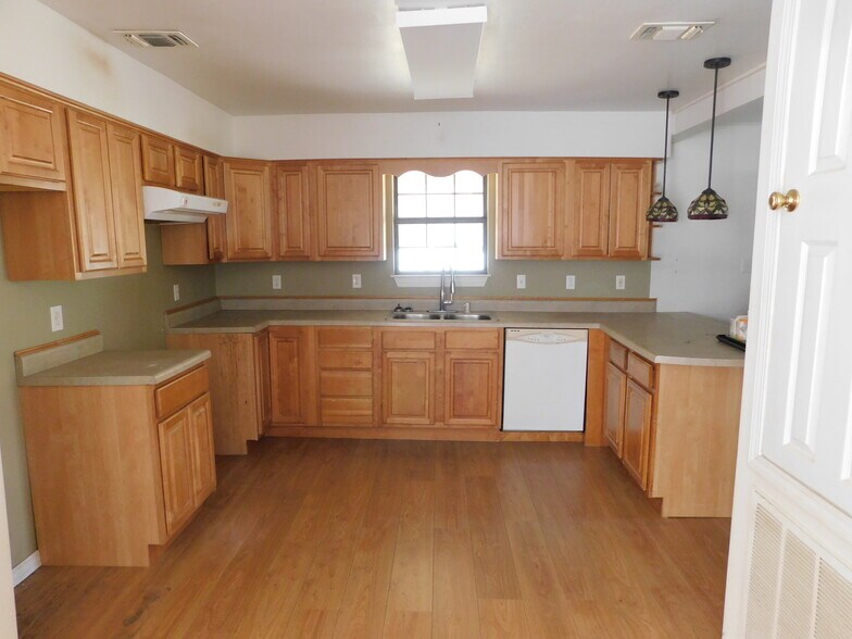 More Photos Of 7047 Kiln Delisle Rd, Pass Christian Daycare Center For Sale