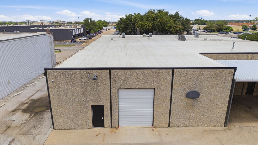 More Photos Of 3130-3140 Towerwood Dr, Farmers Branch Light Manufacturing For Lease