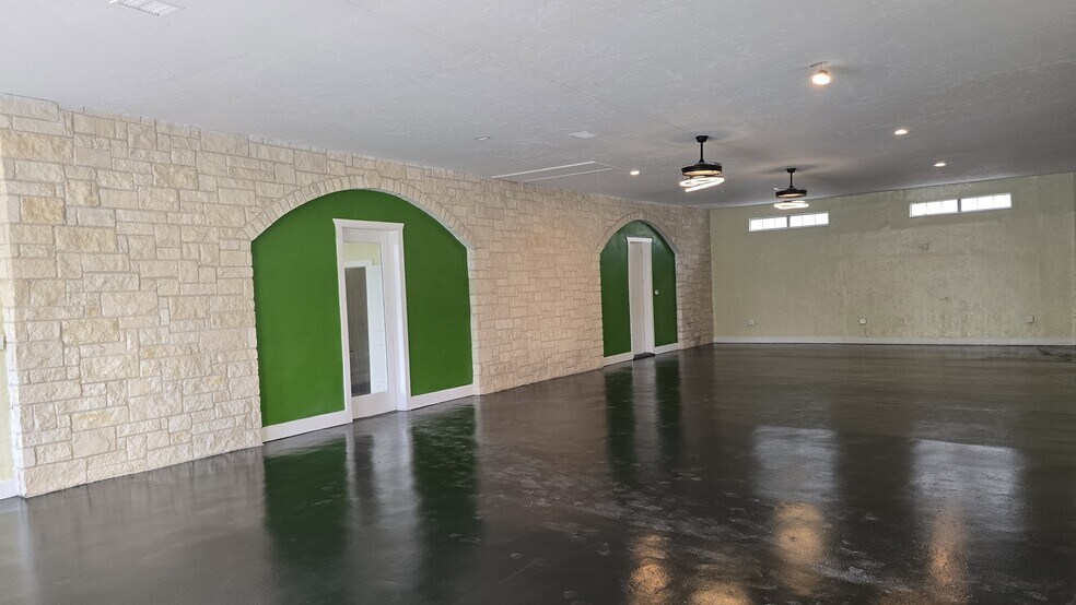 More Photos Of 17621 Stacey Ln, Lago Vista Lodge Meeting Hall For Lease