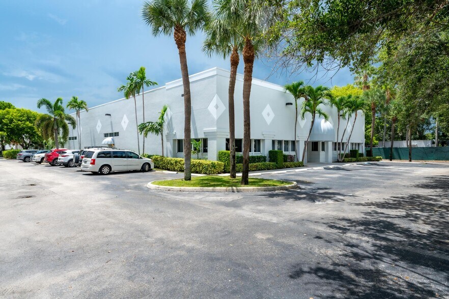More Photos Of 6510 W Rogers Cir, Boca Raton Light Manufacturing For Sale