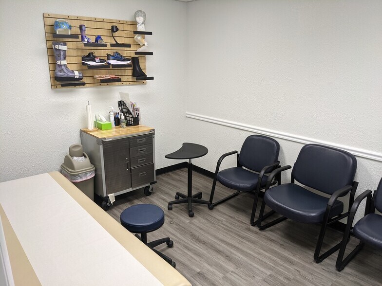 More Photos Of 3030 N Woodford St, Decatur Storefront Retail Office For Sale