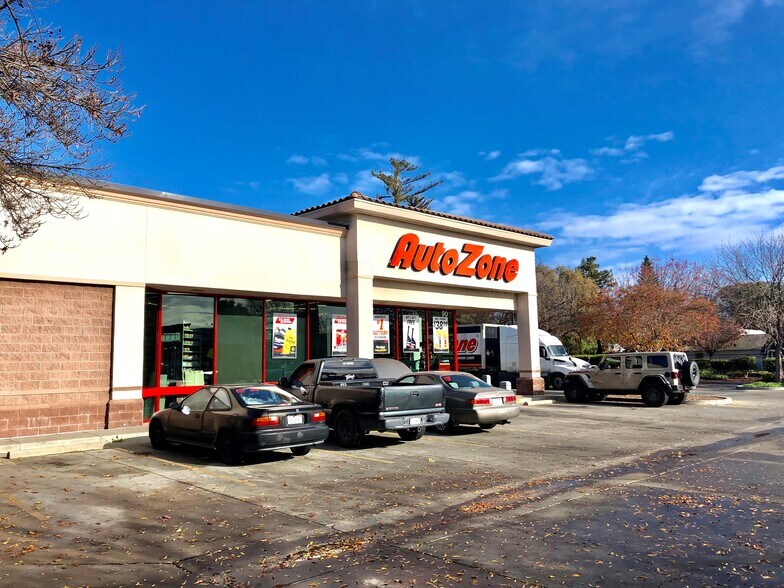 More Photos Of 90 W Main St, Woodland Freestanding For Sale