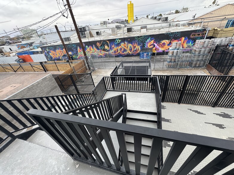 More Photos Of 1551 S Commerce St, Las Vegas Storefront For Lease