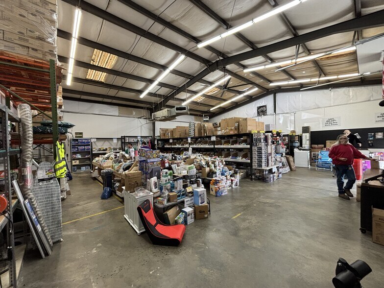 More Photos Of 832 Purser Dr, Raleigh Warehouse For Lease