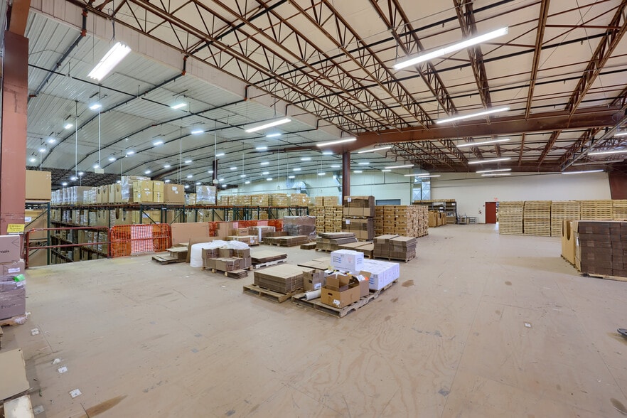 More Photos Of 221 Forney Dr, Ephrata Warehouse For Sale
