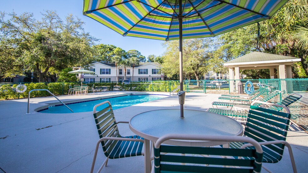 More Photos Of 1160 Four Seasons Cir, Sarasota Apartments For Sale