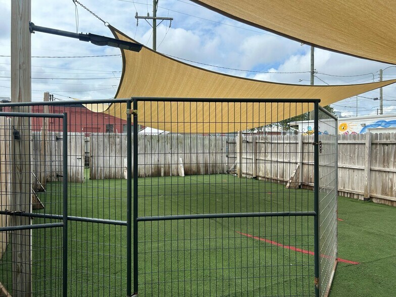 More Photos Of 2400 Granby St, Norfolk Warehouse For Lease