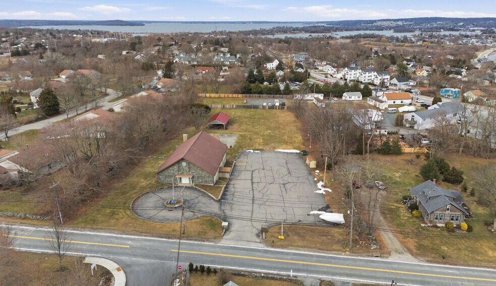 More Photos Of 81 Sprague St, Portsmouth Specialty For Sale