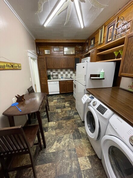 More Photos Of 302-304 S River Park Dr, Guttenberg Apartments For Sale