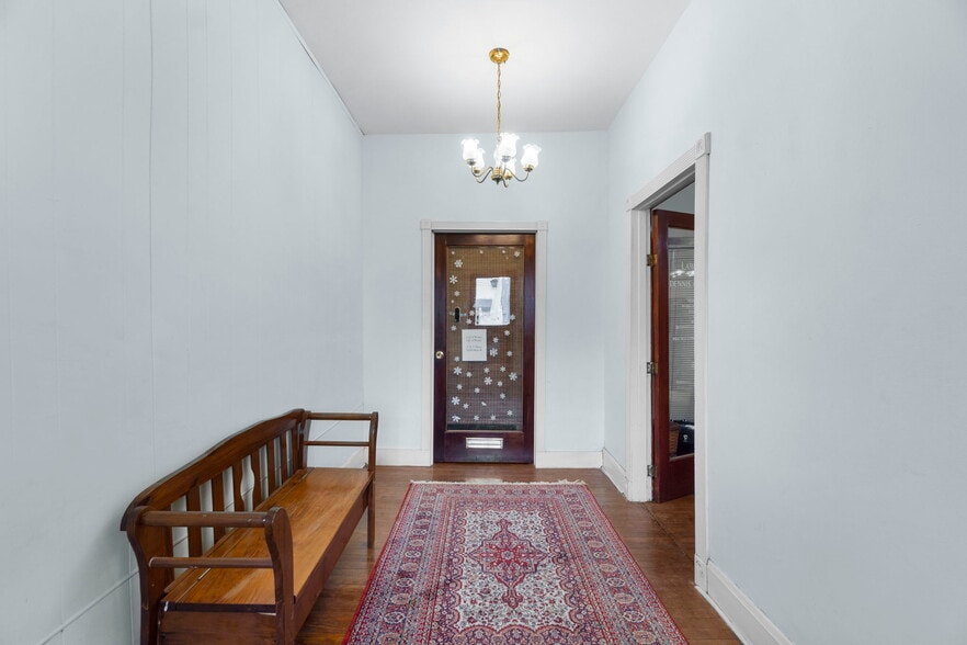 More Photos Of 8298 Main St, Ellicott City Office For Sale