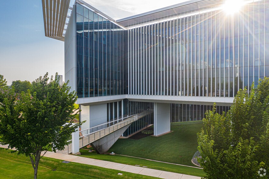 More Photos Of 6000 N Classen Blvd, Oklahoma City Office For Lease