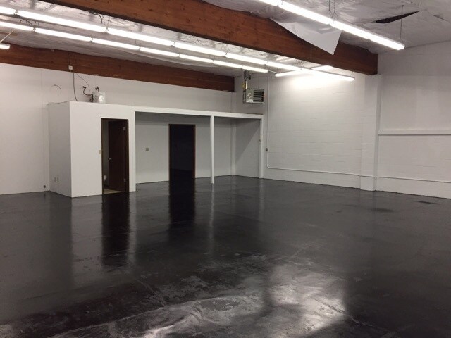 Primary Photo Of 1819 Central Ave S, Kent Light Distribution For Lease