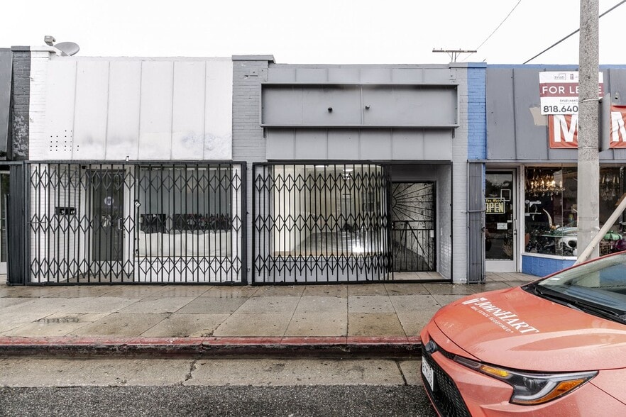 More Photos Of 5865-5871 Melrose Ave, Los Angeles Storefront Retail Office For Lease