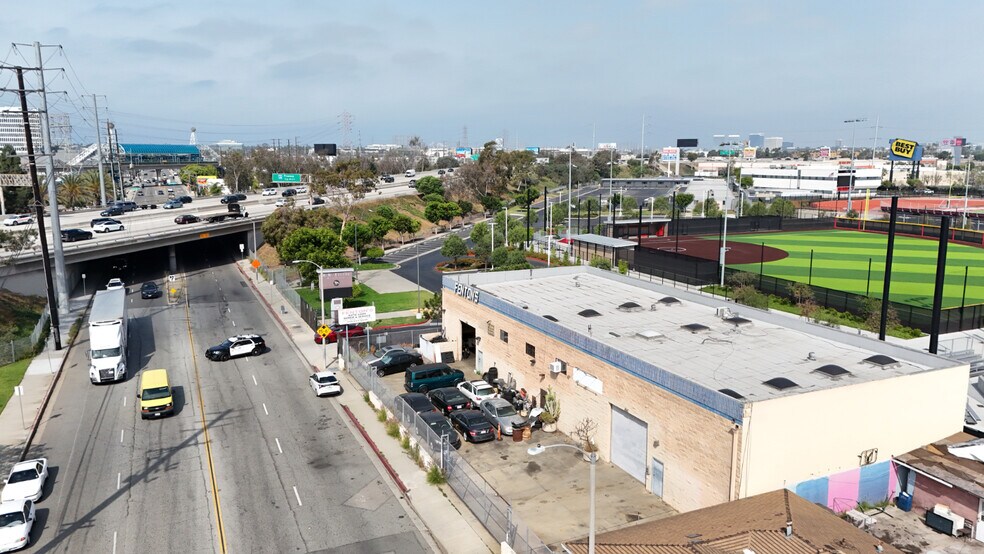 More Photos Of 4947 Marine Ave, Lawndale Service For Lease