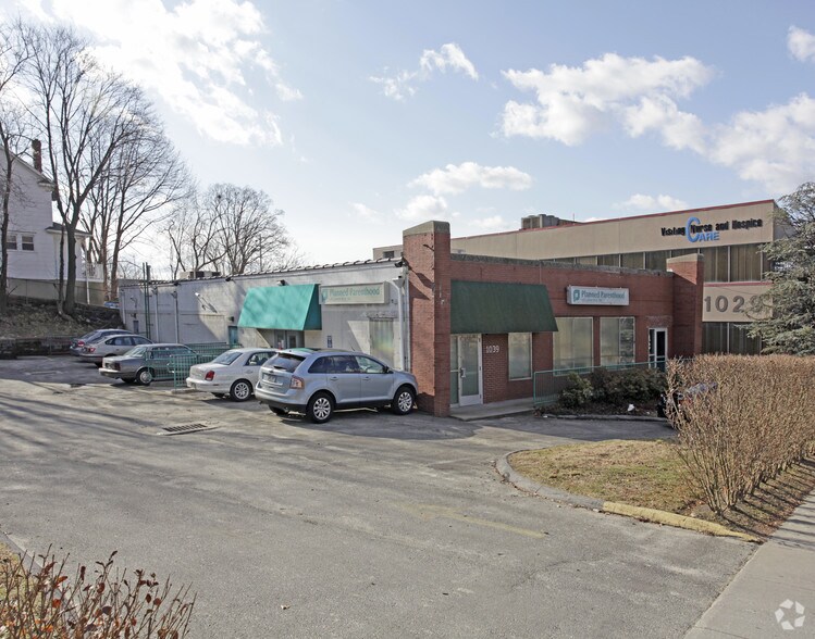 More Photos Of 1039 E Main St, Stamford Restaurant For Lease