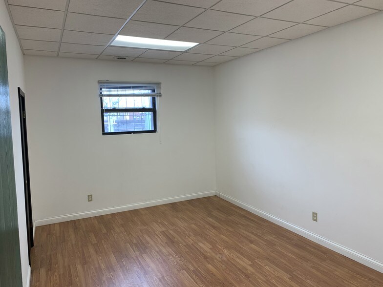 More Photos Of 3433-3439 N Sheffield Ave, Chicago Storefront Retail Residential For Lease