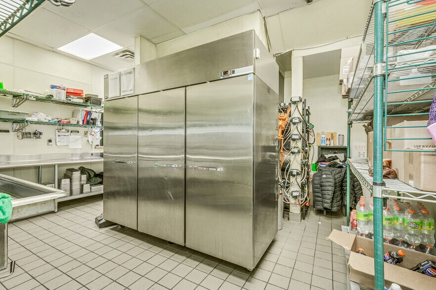 More Photos Of 449 7th St E, Saint Paul Storefront For Sale