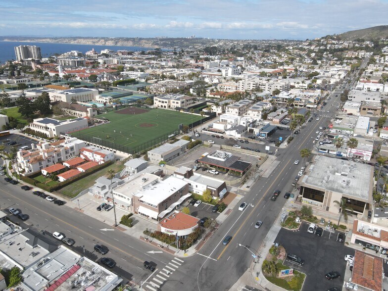 More Photos Of 520 Pearl St, La Jolla Storefront Retail Residential For Lease