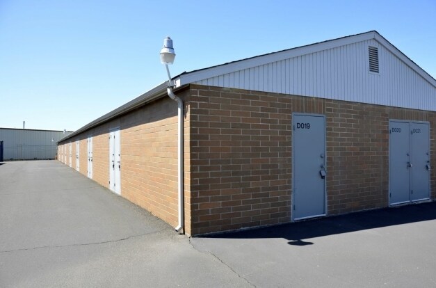More Photos Of 20428 Cady Way, Bend Self Storage For Sale