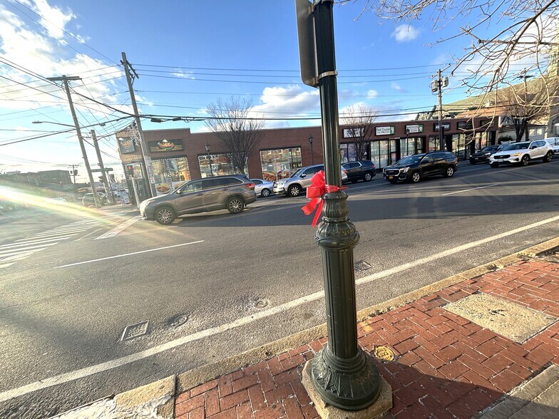 More Photos Of 968-984 Hempstead Tpke, Franklin Square Storefront For Sale