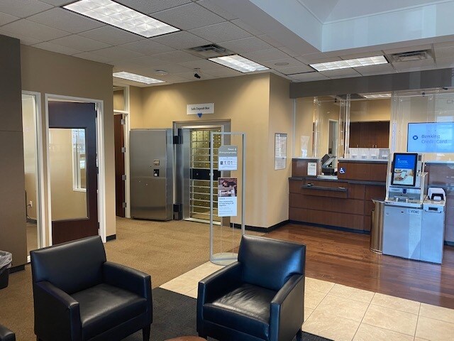 More Photos Of 10420 Westheimer Rd, Houston General Retail For Sale