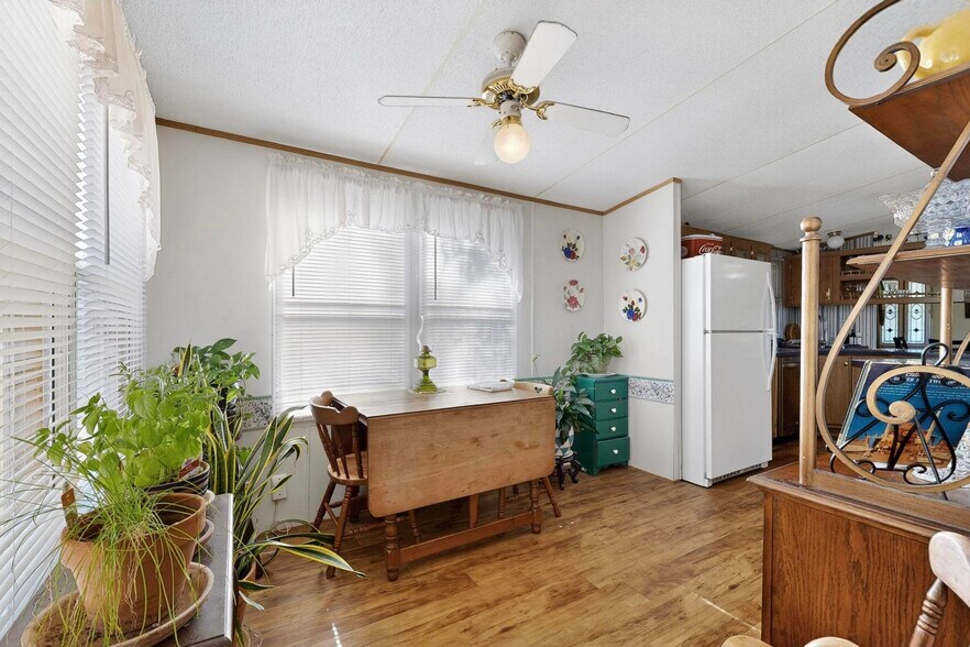 More Photos Of 15711 La Hacienda Dr, Austin Light Manufacturing For Sale