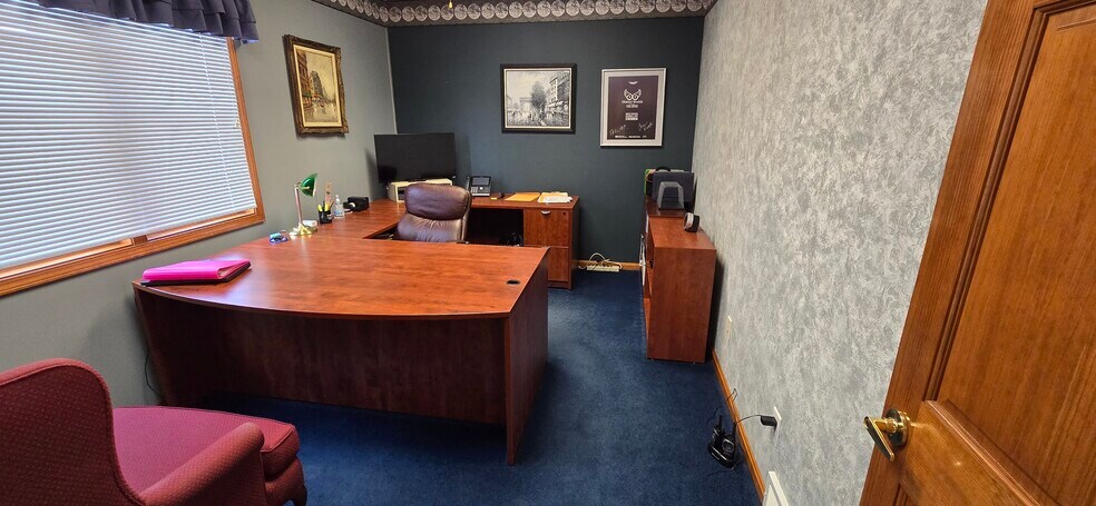 More Photos Of 1004-1010 Vivian Dr, Grafton Office For Sale